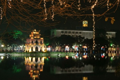 Hà Nội lung linh sắc màu đón Tết Giáp Ngọ